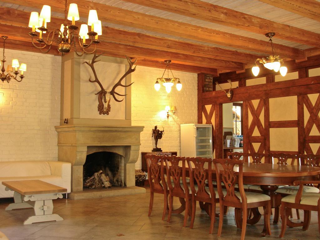 Hôtel Dwor Sosnowo à Pojezierce Extérieur photo